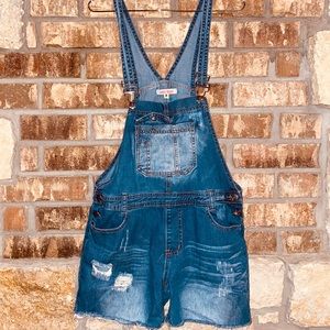 Overall shorts